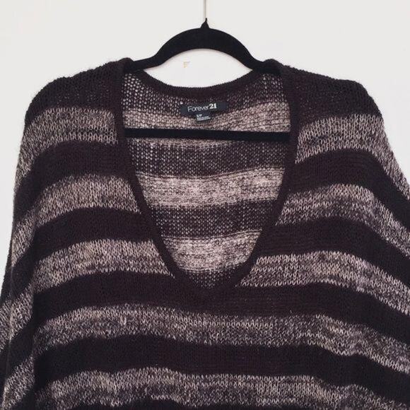 Forever 21 knit Top S - SMALL Oversized soft stripes EUC - Picture 2 of 6